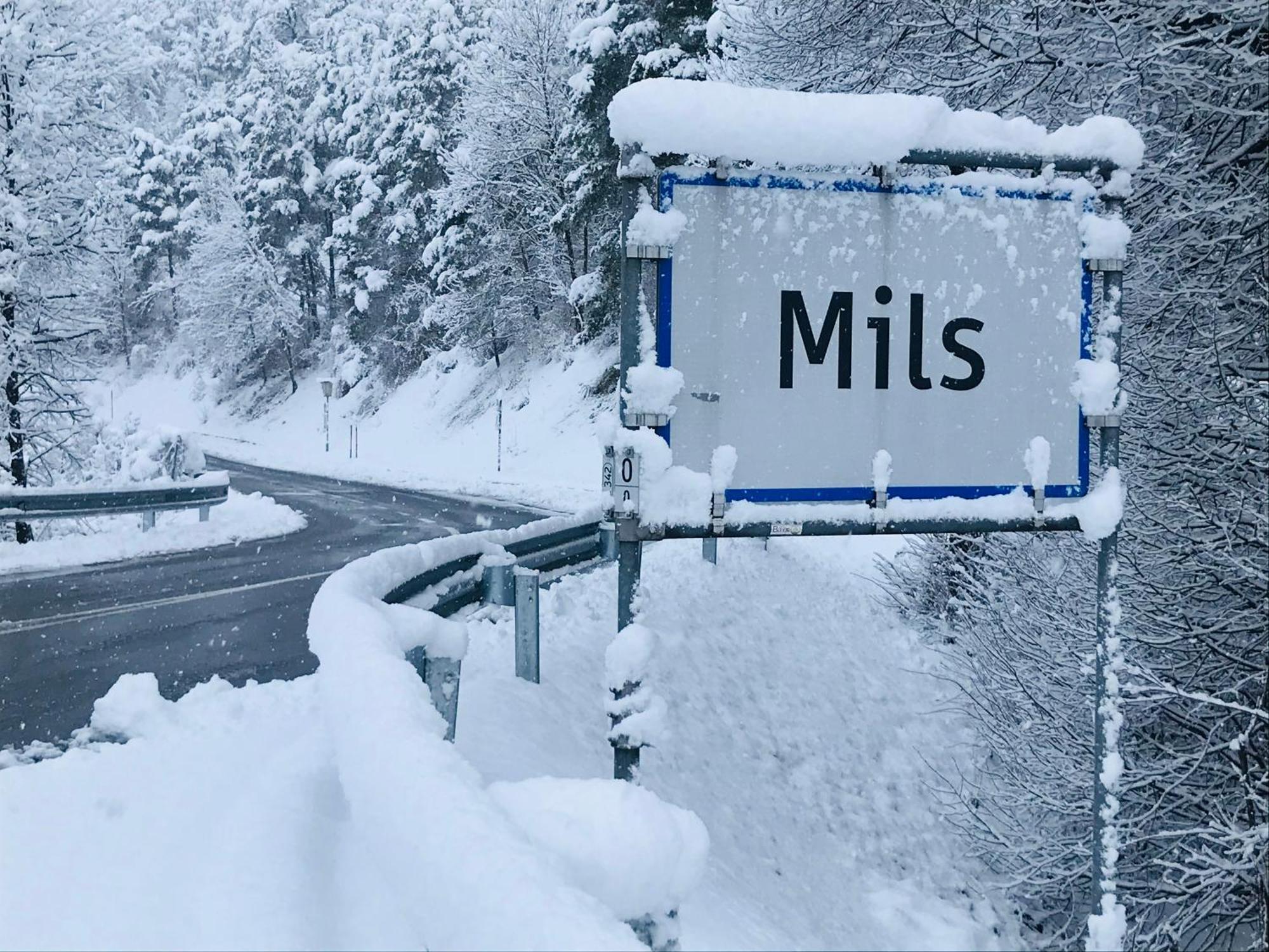 Apart Alp Line Apartamento Mils bei Imst Exterior foto